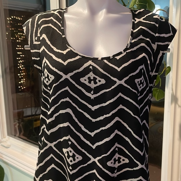 Cute patterned shirt - Picture 4 of 5